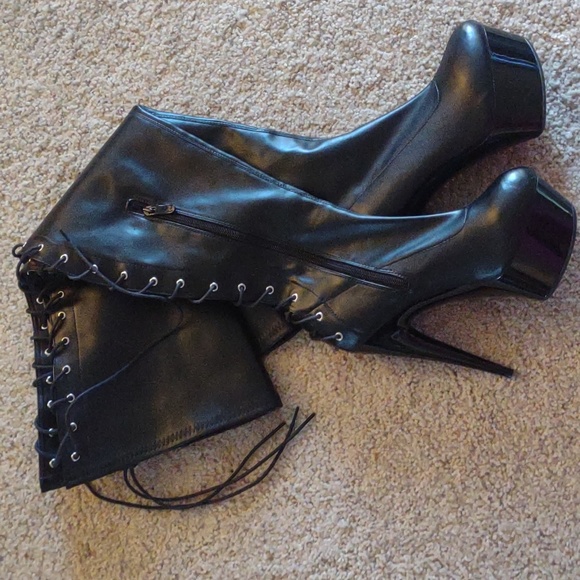 Boots thigh high platform NWOT BLK Lace up entire back BOOTS sexy. NWOT - Picture 9 of 9